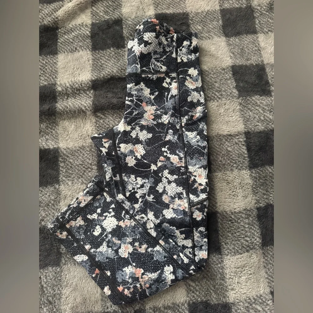 Lululemon Athletica Floral Patterned Leggings Size 4